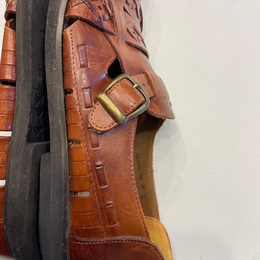 David Taylor, men’s size 10 brown woven leather dress sandal with buckle - Picture 4 of 7